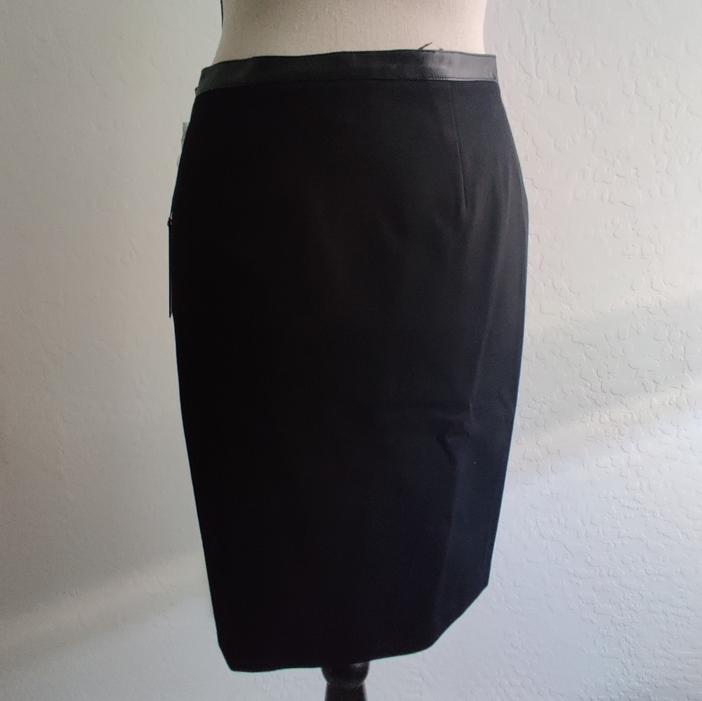 🆕 Vince Camuto rich black business casual pencil Skirt with faux leather trim_2